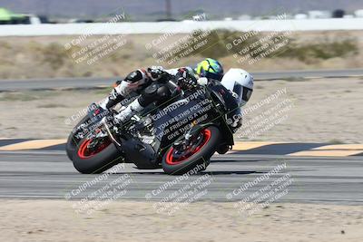 media/Oct-02-2025-Racers Edge (Thu) [[2c91cb6ab3]]/2-A Group/Session 3-Turn 4 Part 2 (1145am)/